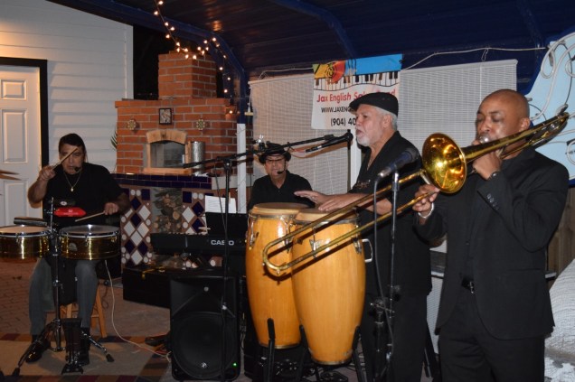 photo-5887878071713792